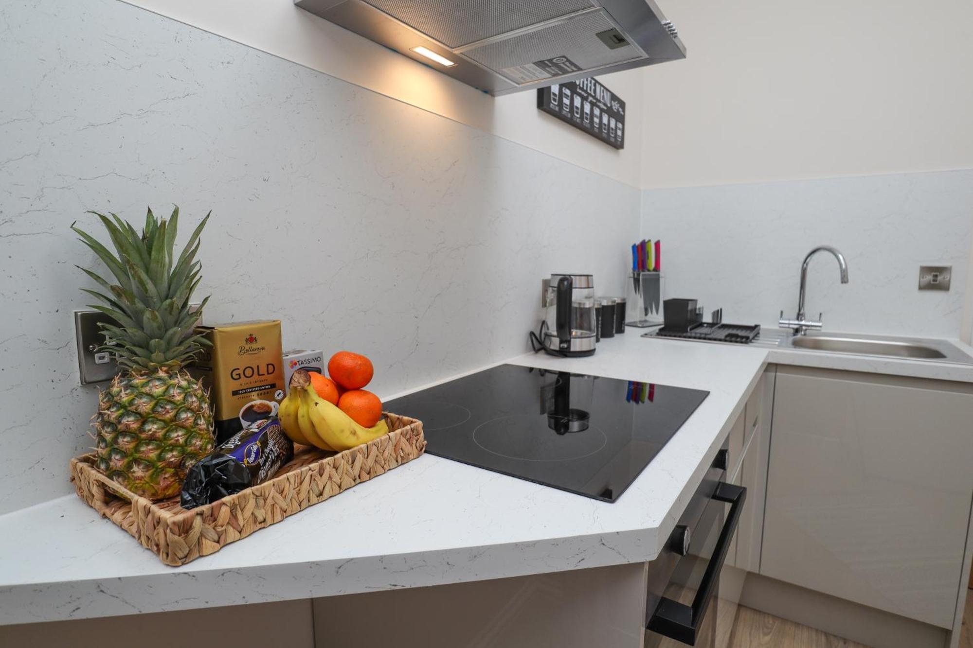 One Bed Apartment, Close To Train, City, Beach And Hospital Long Booking Welcome Истбурн Экстерьер фото