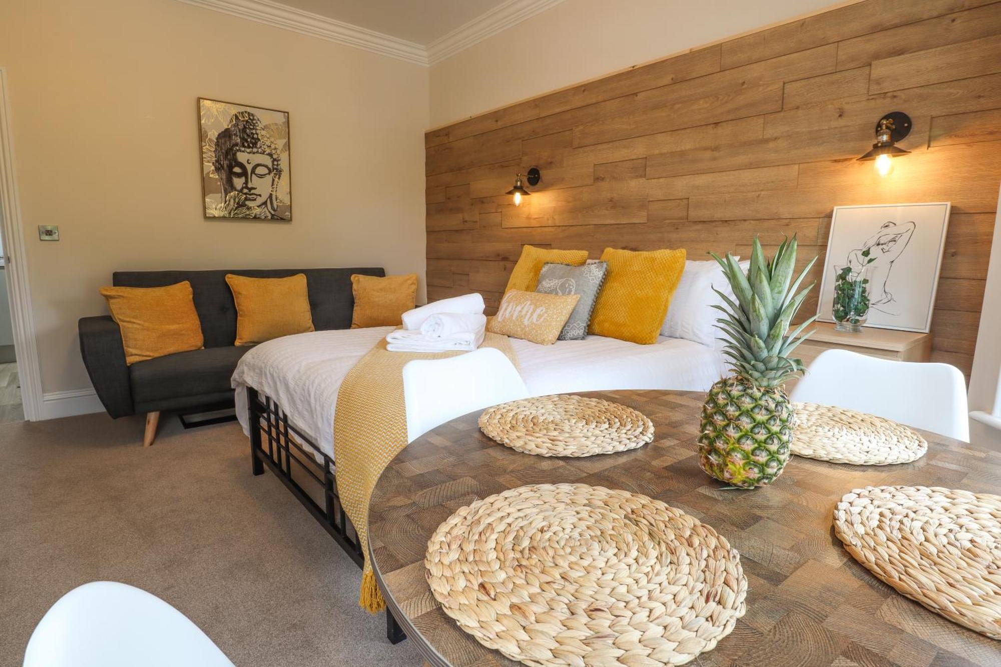 One Bed Apartment, Close To Train, City, Beach And Hospital Long Booking Welcome Истбурн Экстерьер фото